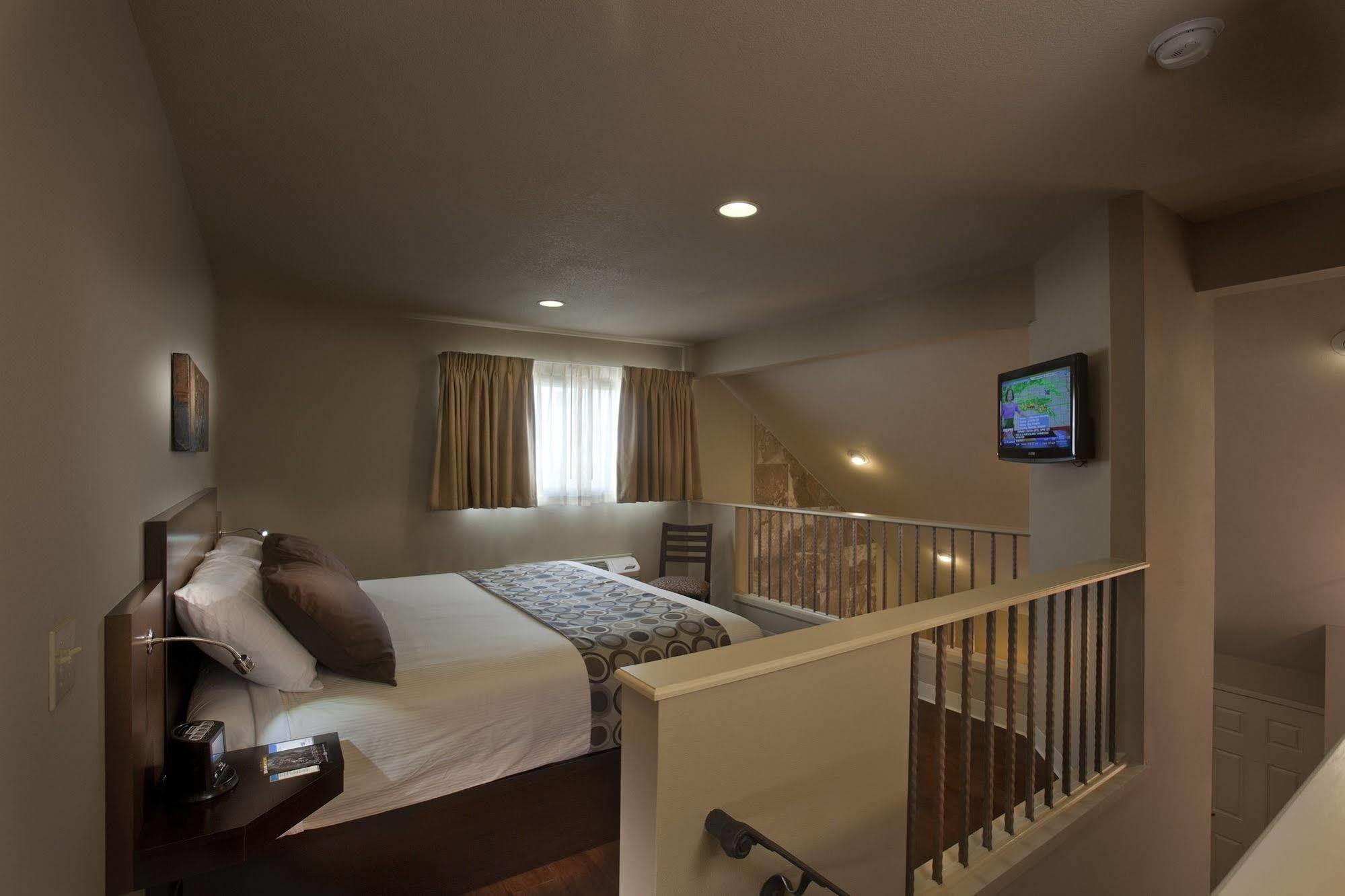 Hotel At Waterwalk Ουιτσιτά Δωμάτιο φωτογραφία